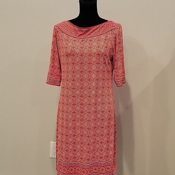 Max Studio ,no need iron,size 8-10 - Picture 1 of 5